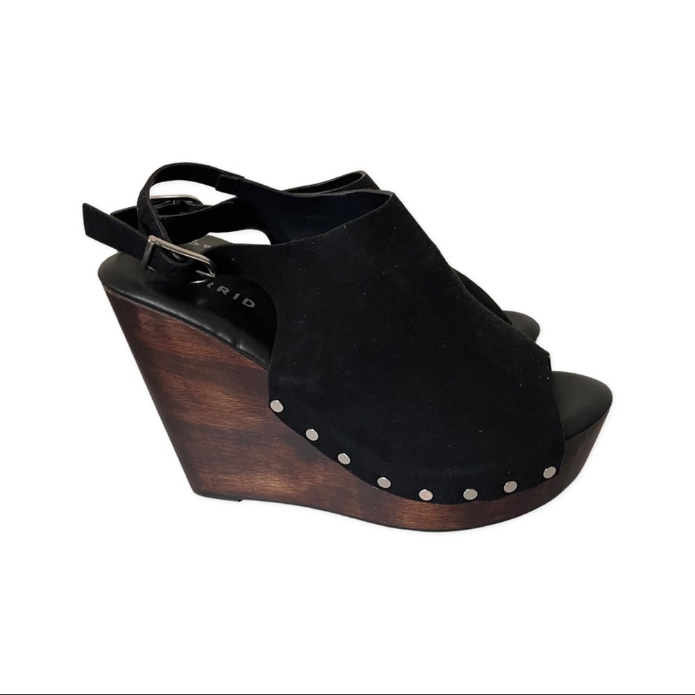 Torrid Studded Wood Wedges Size 9